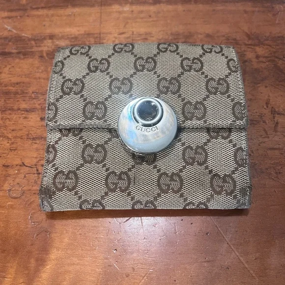 Authentic Gucci Compact GG Bifold Canvas Wallet - Picture 1 of 13